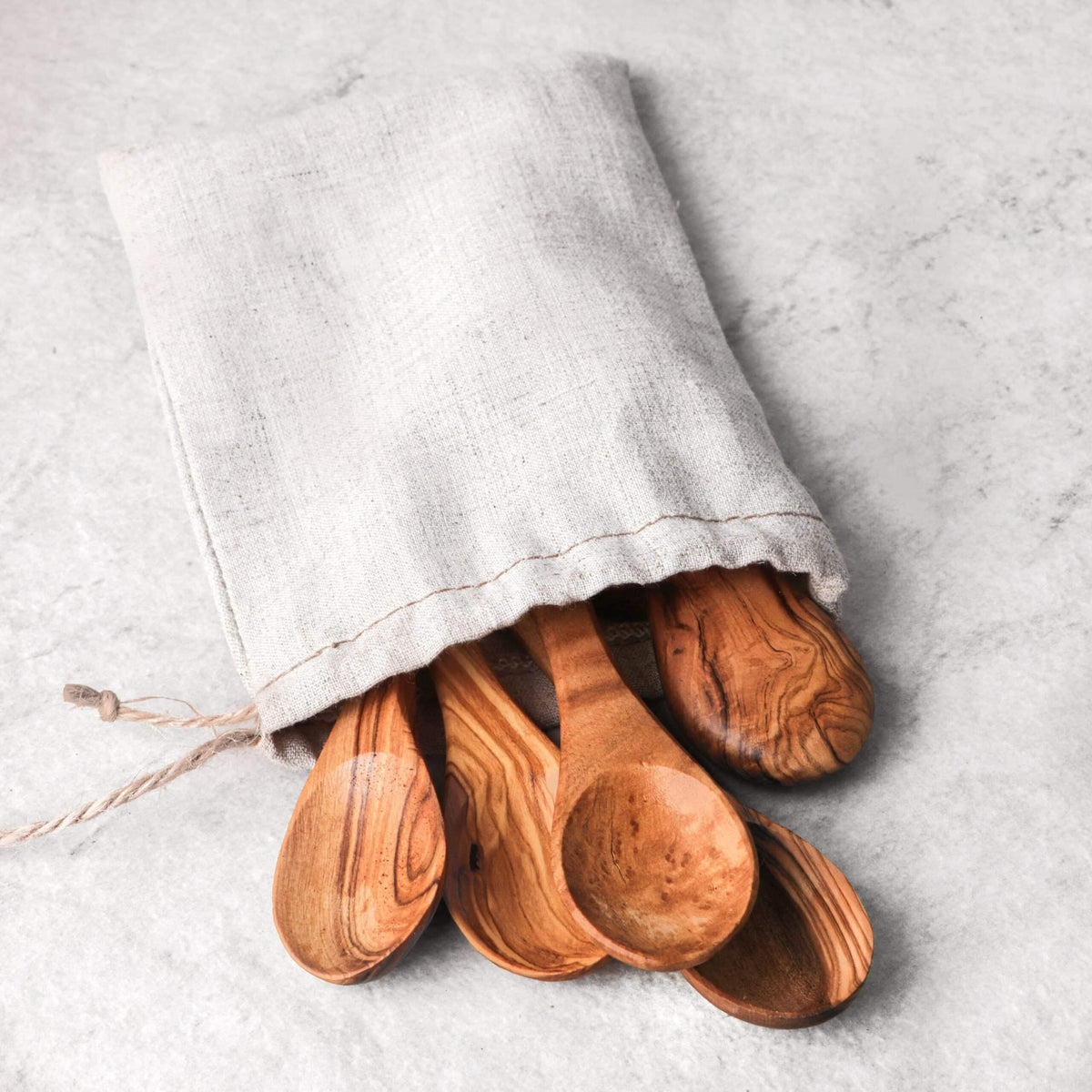 Cuillère en bois d'olivier fabriquée à la main
