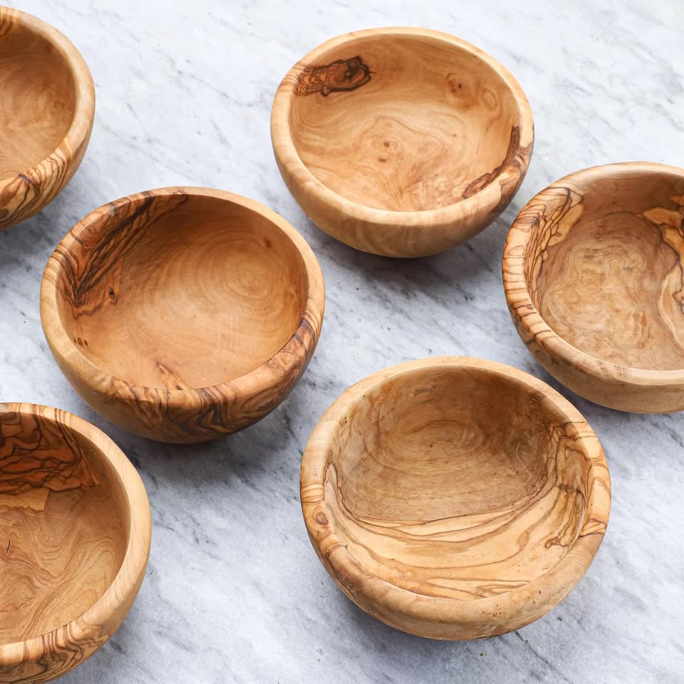 Petite coupelle artisanale en bois d'olivier