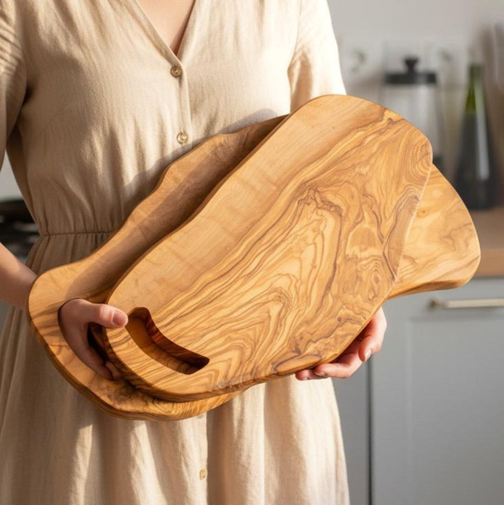 petite planche à découper artisanale en bois d'olivier