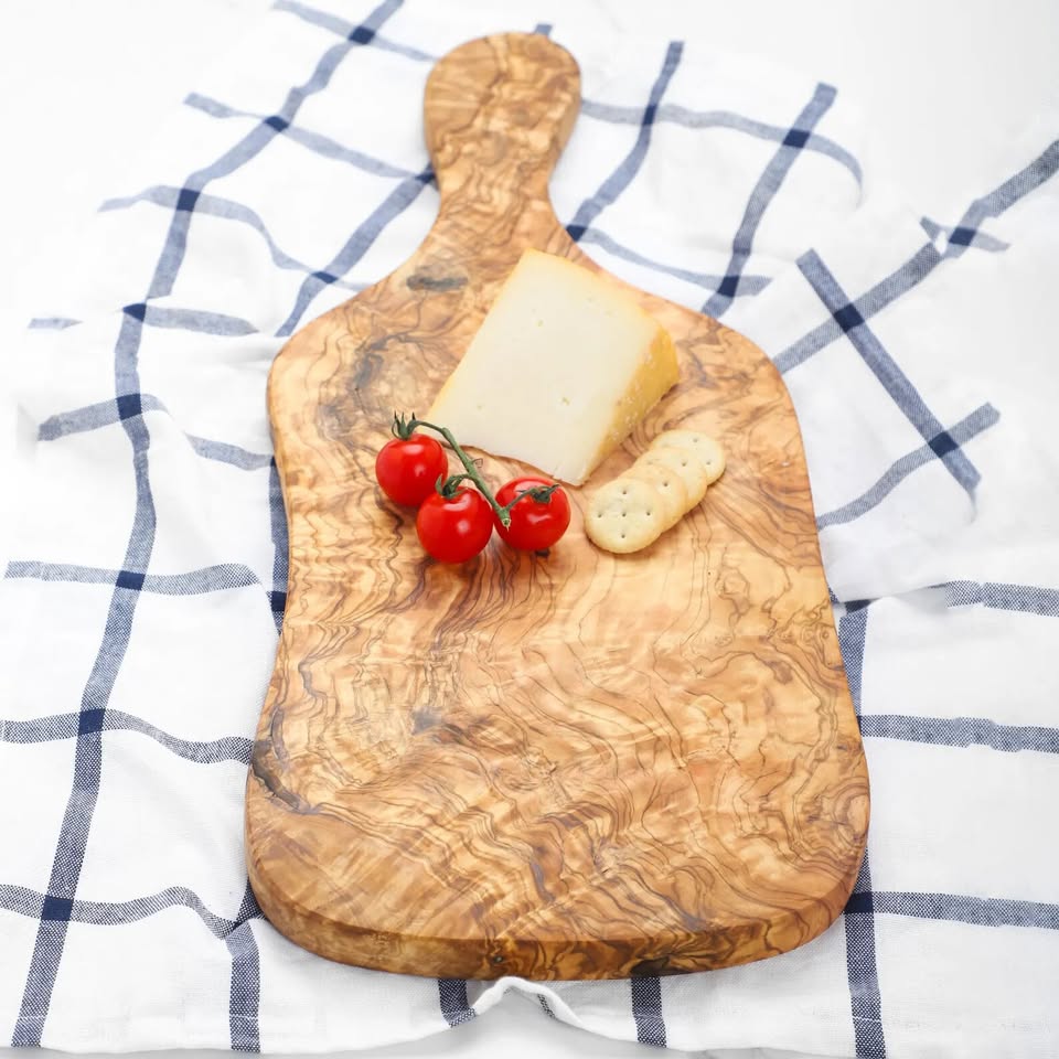 planche à découper artisanale en bois d'olivier