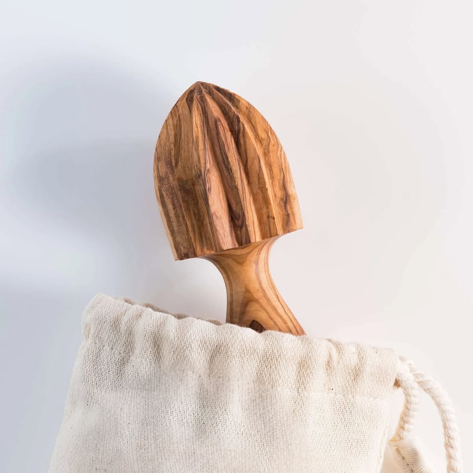 Presse-citron en bois d'olivier