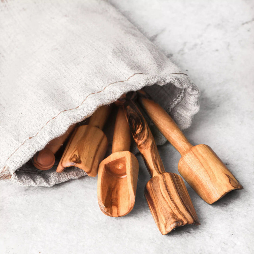 Petite cuillère en bois d'olivier
