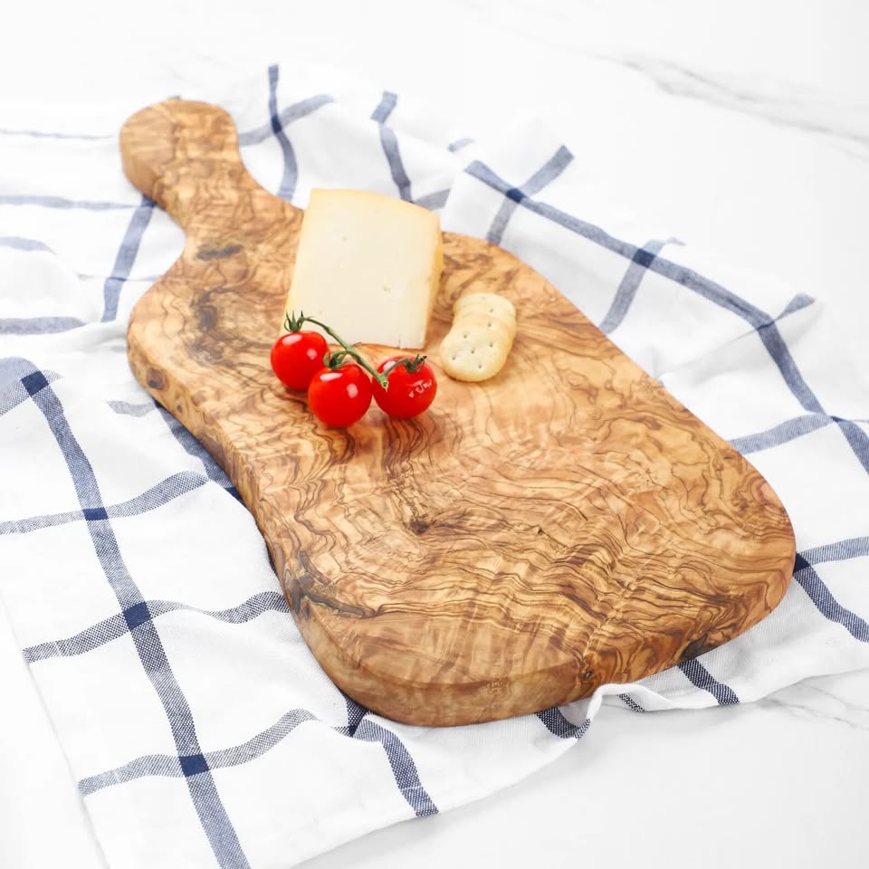 planche à découper artisanale en bois d'olivier