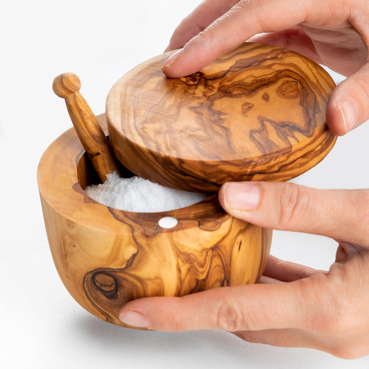 Salière en bois d'olivier avec couvercle